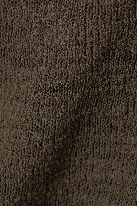 Off-Shoulder Knitted Sweater – Dark Brown Off-Shoulder Knitted Sweater – Dark Brown