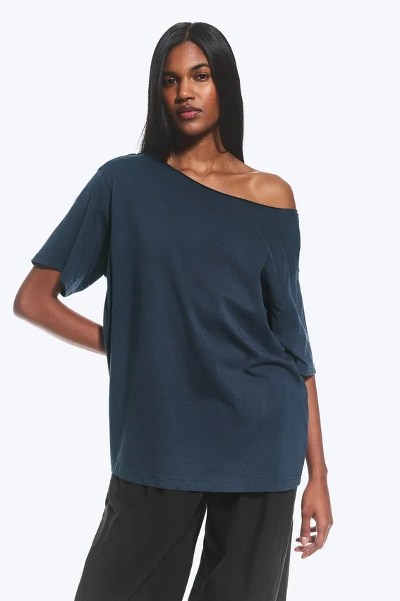 Oversized Boat Neck T-Shirt – Dark Blue Oversized Boat Neck T-Shirt – Dark Blue