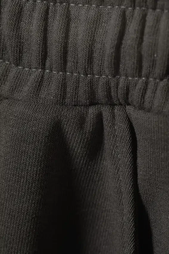 Oversized Knee-Length Terry Shorts – Dark Grey Oversized Knee-Length Terry Shorts – Dark Grey