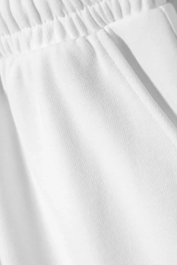 Oversized Knee-Length Terry Shorts – White Oversized Knee-Length Terry Shorts – White