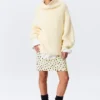 Oversized Knitted Turtleneck Sweater – Light Yellow Oversized Knitted Turtleneck Sweater – Light Yellow
