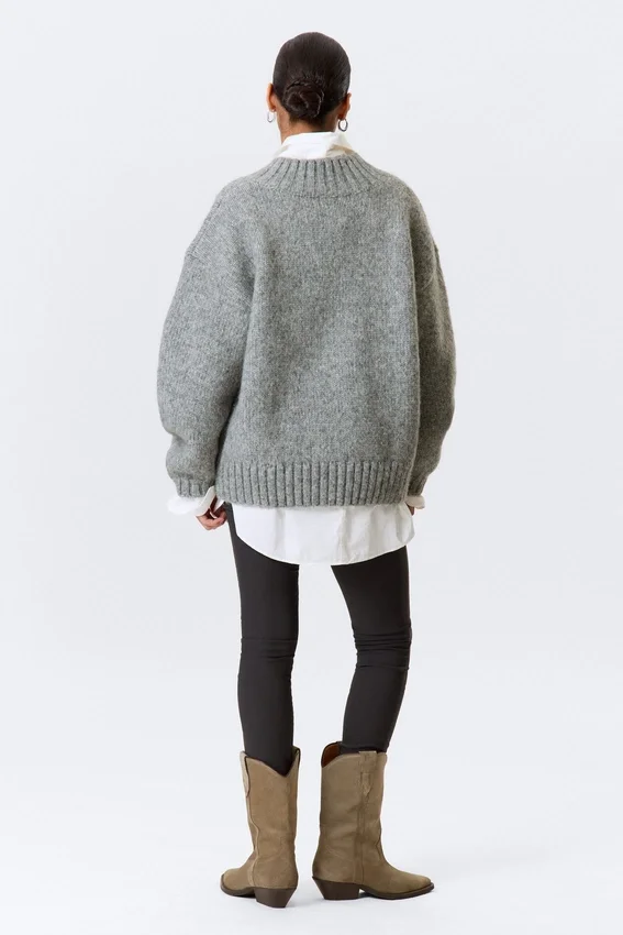 Oversized Knitted V-Neck Sweater – Grey Melange Oversized Knitted V-Neck Sweater – Grey Melange