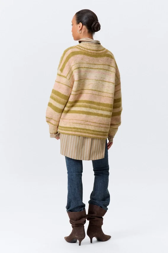 Oversized Knitted V-Neck Sweater – Striped Yellow Oversized Knitted V-Neck Sweater – Striped Yellow