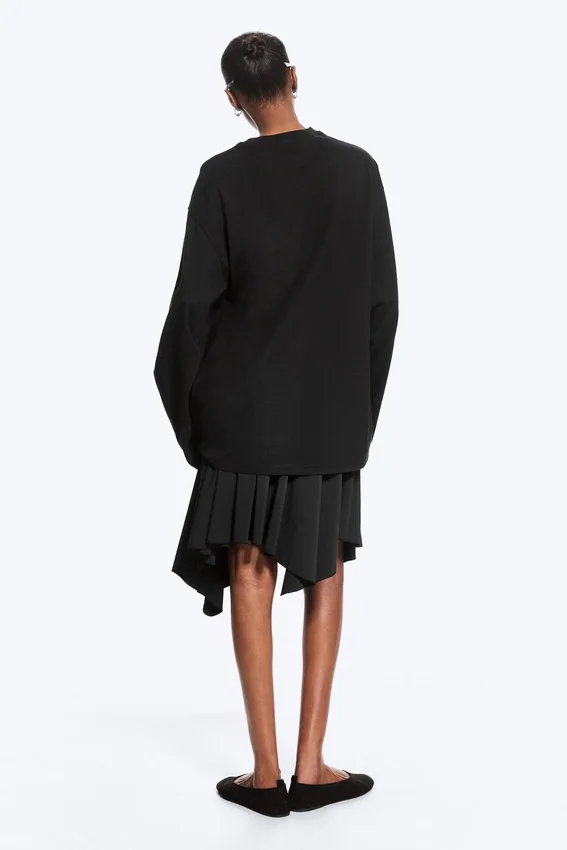 Oversized Long Sleeve T-Shirt – Black Oversized Long Sleeve T-Shirt – Black