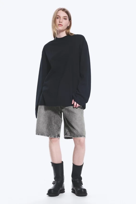 Oversized Long Sleeve T-Shirt – Dark Navy Blue Oversized Long Sleeve T-Shirt – Dark Navy Blue