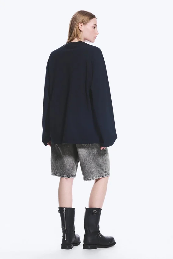 Oversized Long Sleeve T-Shirt – Dark Navy Blue Oversized Long Sleeve T-Shirt – Dark Navy Blue