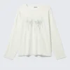 Oversized Long-Sleeved Graphic T-Shirt – Dusty White – Wasp Oversized Long-Sleeved Graphic T-Shirt – Dusty White – Wasp