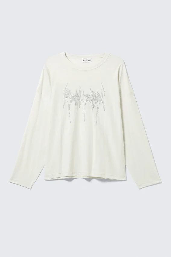 Oversized Long-Sleeved Graphic T-Shirt – Dusty White – Wasp Oversized Long-Sleeved Graphic T-Shirt – Dusty White – Wasp