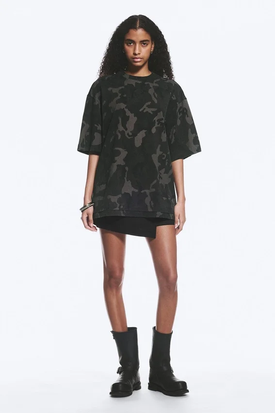 Oversized Printed Short-Sleeved T-Shirt – Khaki Green – Camouflage Oversized Printed Short-Sleeved T-Shirt – Khaki Green – Camouflage
