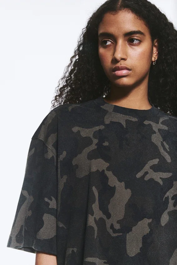 Oversized Printed Short-Sleeved T-Shirt – Khaki Green – Camouflage Oversized Printed Short-Sleeved T-Shirt – Khaki Green – Camouflage