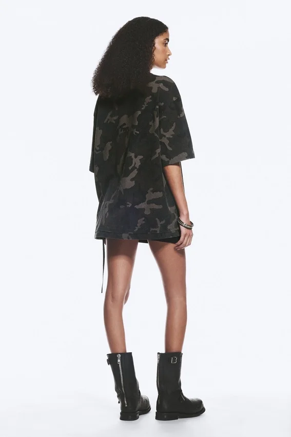 Oversized Printed Short-Sleeved T-Shirt – Khaki Green – Camouflage Oversized Printed Short-Sleeved T-Shirt – Khaki Green – Camouflage