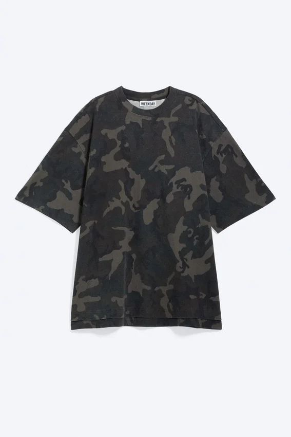 Oversized Printed Short-Sleeved T-Shirt – Khaki Green – Camouflage Oversized Printed Short-Sleeved T-Shirt – Khaki Green – Camouflage