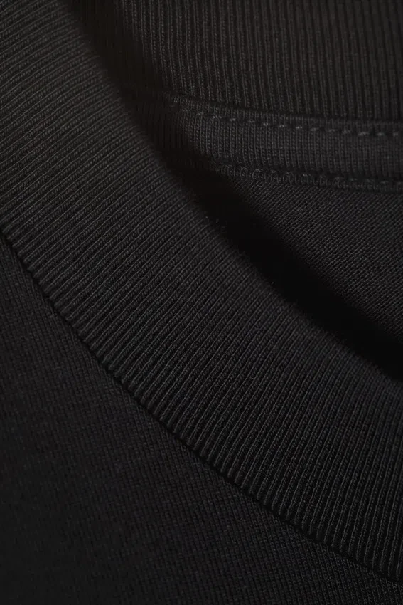 Oversized T-Shirt – Black Oversized T-Shirt – Black