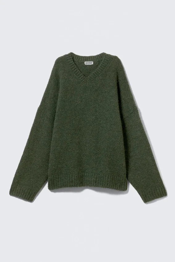 Oversized V-Neck Wool Blend Sweater – Dark Green Oversized V-Neck Wool Blend Sweater – Dark Green