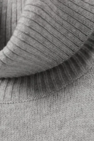 Oversized Wool Turtleneck Sweater – Grey Melange Oversized Wool Turtleneck Sweater – Grey Melange