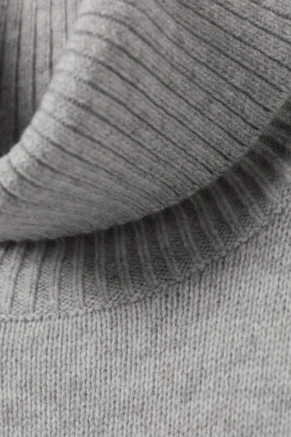 Oversized Wool Turtleneck Sweater – Grey Melange Oversized Wool Turtleneck Sweater – Grey Melange