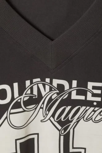 Padded Shoulder Graphic Short-Sleeve Top – Black