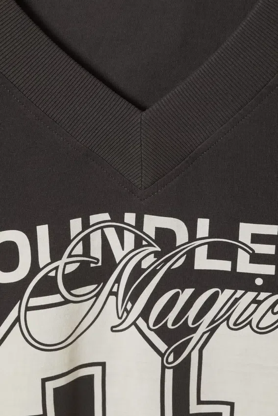 Padded Shoulder Graphic Short-Sleeve Top – Black Padded Shoulder Graphic Short-Sleeve Top – Black