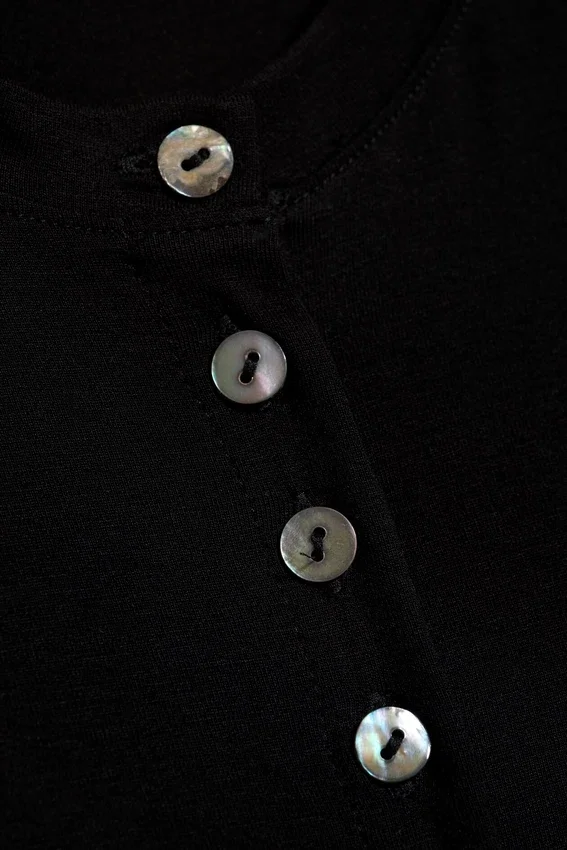 Pearl Button up Top – Black – Pearl Buttons Pearl Button up Top – Black – Pearl Buttons