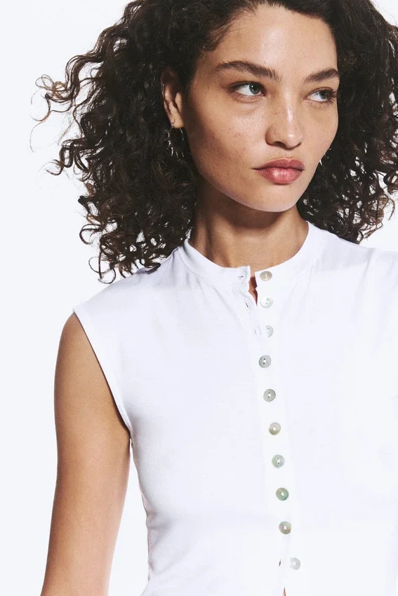 Pearl Button up Top – White – Pearl Buttons Pearl Button up Top – White – Pearl Buttons
