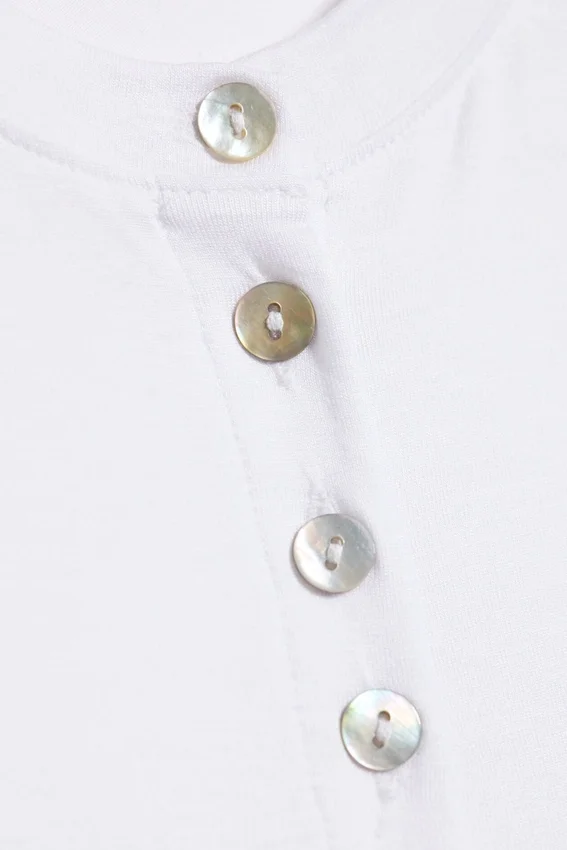 Pearl Button up Top – White – Pearl Buttons Pearl Button up Top – White – Pearl Buttons