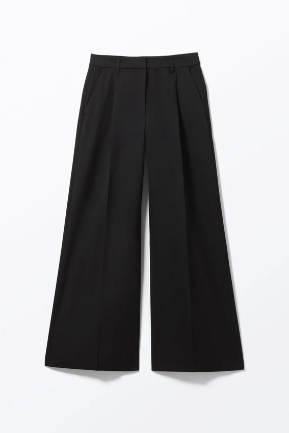 Pleated High Waist Wide Leg Suiting Trousers – Black Pleated High Waist Wide Leg Suiting Trousers – Black