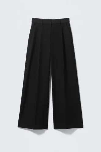 Pleated High Waist Wide Leg Suiting Trousers – Black