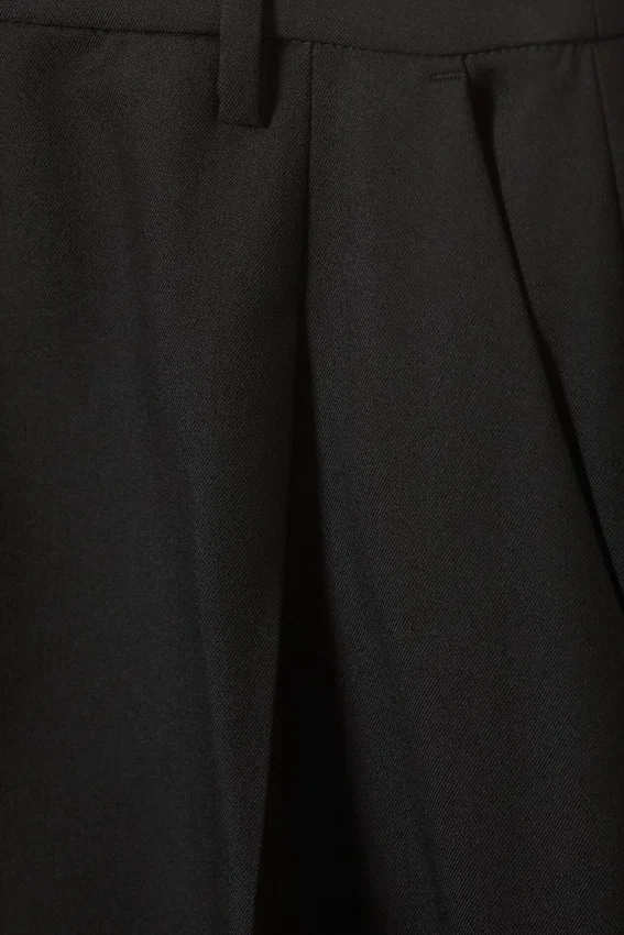Pleated High Waist Wide Leg Suiting Trousers – Black Pleated High Waist Wide Leg Suiting Trousers – Black