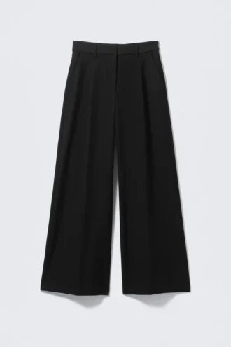 Pleated High Waist Wide Leg Suiting Trousers – Black