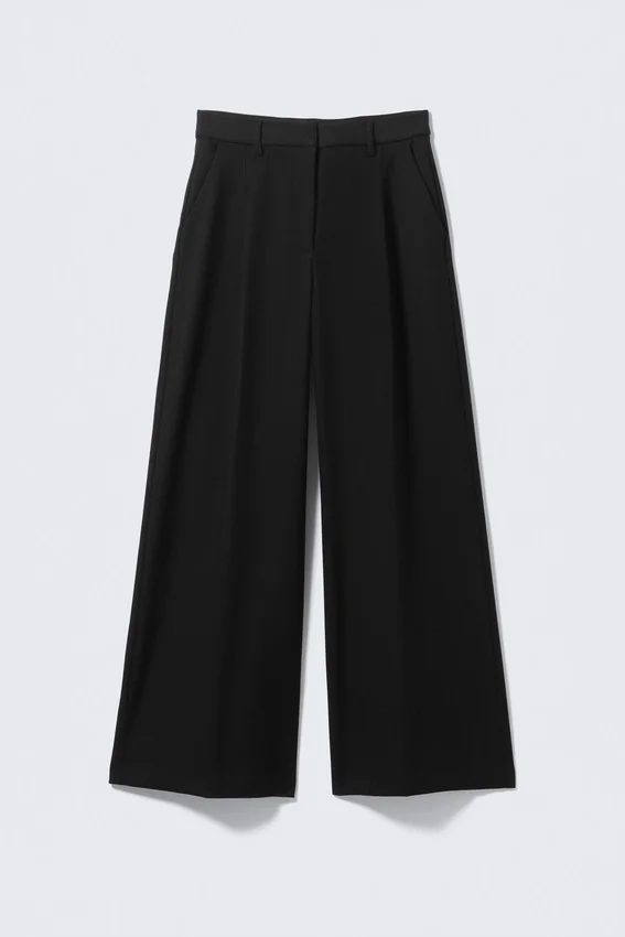 Pleated High Waist Wide Leg Suiting Trousers – Black Pleated High Waist Wide Leg Suiting Trousers – Black