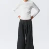 Pleated Loose Baggy Jeans – Emerald Rinse – Dark Blue Pleated Loose Baggy Jeans – Emerald Rinse – Dark Blue