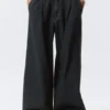 Pleated Loose Baggy Jeans – Emerald Rinse – Dark Blue Pleated Loose Baggy Jeans – Emerald Rinse – Dark Blue