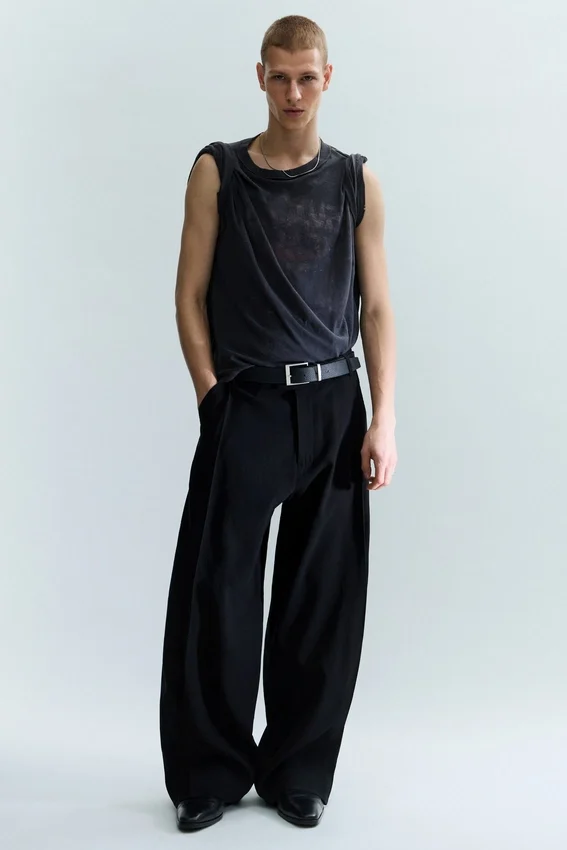 Pleated Loose Fit Wide Leg Trousers – Black Pleated Loose Fit Wide Leg Trousers – Black