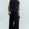 Pleated Loose Fit Wide Leg Trousers – Black Pleated Loose Fit Wide Leg Trousers – Black