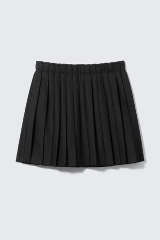 Pleated Low Rise Midi Skirt – Black Pleated Low Rise Midi Skirt – Black