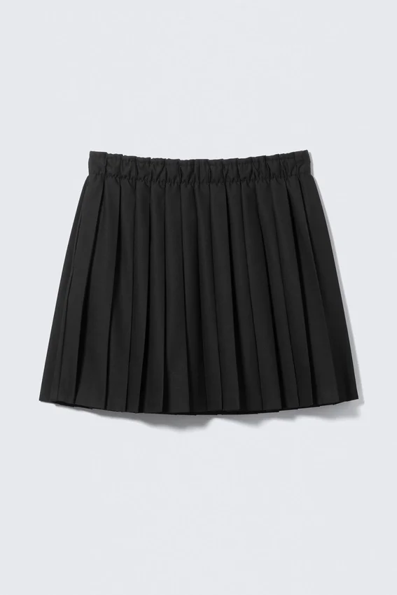 Pleated Low Rise Midi Skirt – Black Pleated Low Rise Midi Skirt – Black