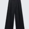 Pleated Wide-Leg Suiting Trousers – Dark Blue Pleated Wide-Leg Suiting Trousers – Dark Blue