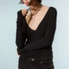 Plunging V-Neck Long-Sleeved Top – Black Plunging V-Neck Long-Sleeved Top – Black