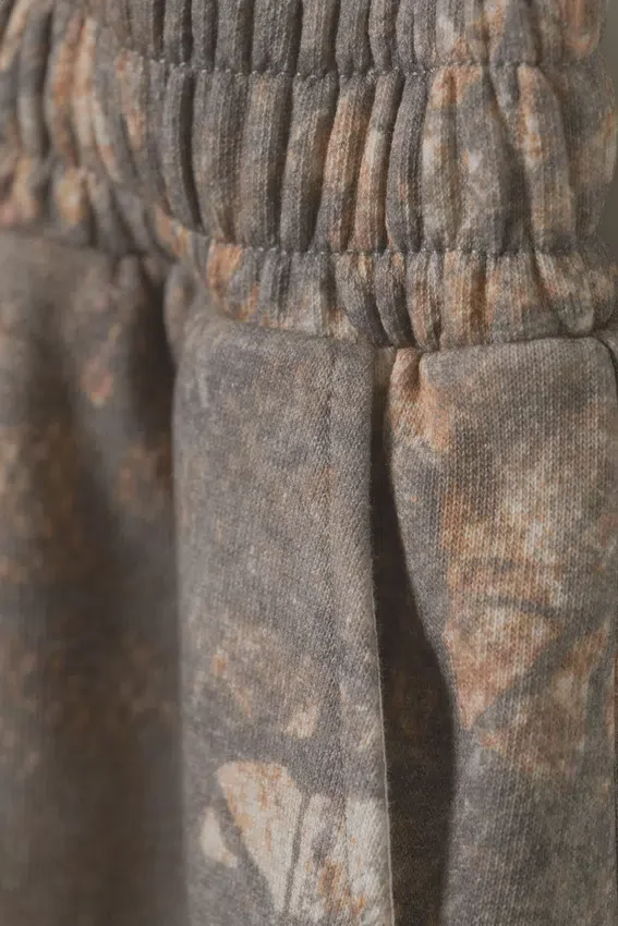 Printed Oversized Knee-Length Terry Shorts – Kahki – Rustic Terrain Printed Oversized Knee-Length Terry Shorts – Kahki – Rustic Terrain