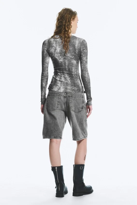 Printed Slim Fit Long-Sleeved Top – Black – Crocodile Print Printed Slim Fit Long-Sleeved Top – Black – Crocodile Print