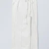 Raw-Edged Maxi Denim Wrap Skirt – White Raw-Edged Maxi Denim Wrap Skirt – White