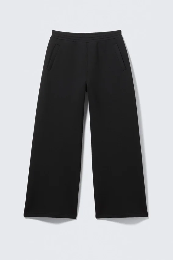 Relaxed Barrel Leg Scuba Sweatpants – Black Relaxed Barrel Leg Scuba Sweatpants – Black