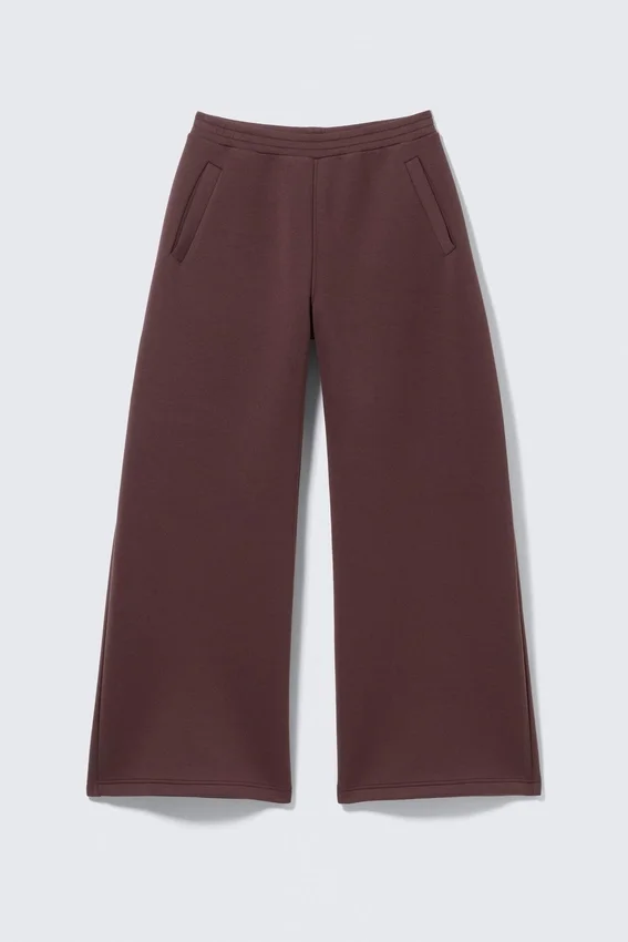 Relaxed Barrel Leg Scuba Sweatpants – Burgundy Relaxed Barrel Leg Scuba Sweatpants – Burgundy