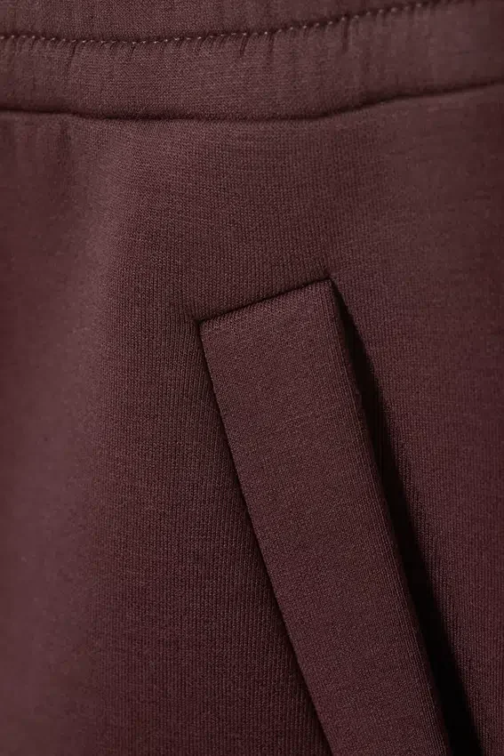 Relaxed Barrel Leg Scuba Sweatpants – Burgundy Relaxed Barrel Leg Scuba Sweatpants – Burgundy
