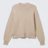 Relaxed Boxy Knitted Sweater – Beige Relaxed Boxy Knitted Sweater – Beige