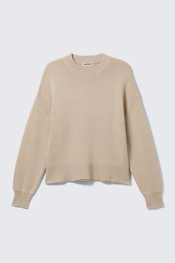 Relaxed Boxy Knitted Sweater – Beige Relaxed Boxy Knitted Sweater – Beige