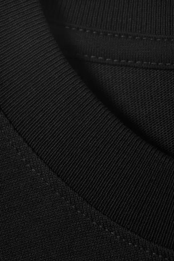 Relaxed Fit T-Shirt – Black Relaxed Fit T-Shirt – Black