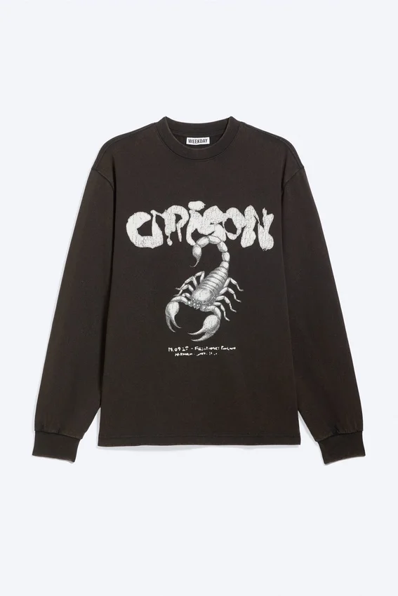 Relaxed Graphic Long-Sleeved T-Shirt – Black – Scorpio Relaxed Graphic Long-Sleeved T-Shirt – Black – Scorpio