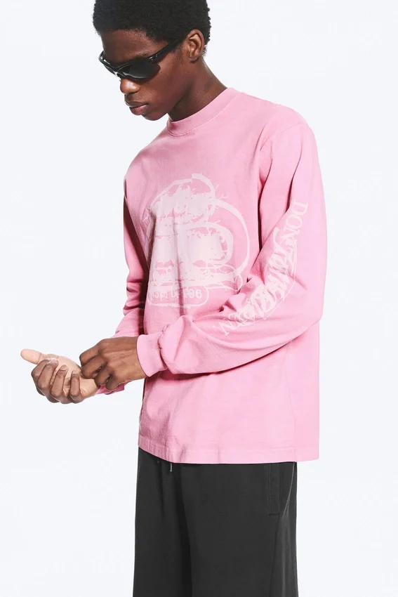 Relaxed Graphic Long-Sleeved T-Shirt – Pink – Logos Relaxed Graphic Long-Sleeved T-Shirt – Pink – Logos