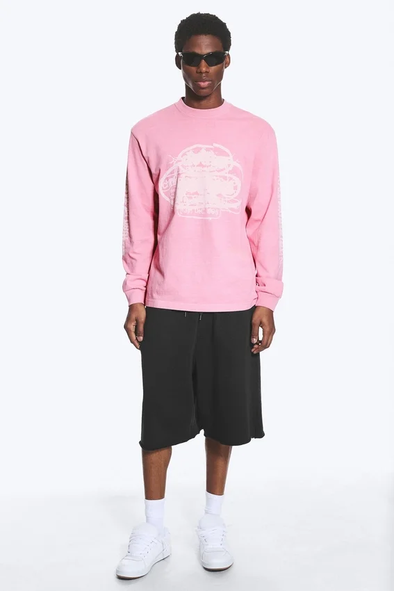 Relaxed Graphic Long-Sleeved T-Shirt – Pink – Logos Relaxed Graphic Long-Sleeved T-Shirt – Pink – Logos